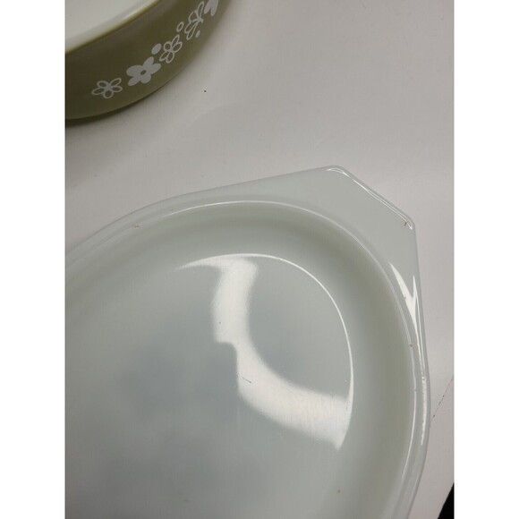 Vintage Pyrex Spring Blossom Green Crazy Daisy Casserole Dish 1.5 Quart - Picture 6 of 8